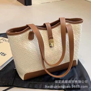 Cartera con dorado