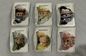 Broche de Labubu 8 cm